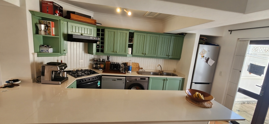 To Let 2 Bedroom Property for Rent in Harfield Village Western Cape